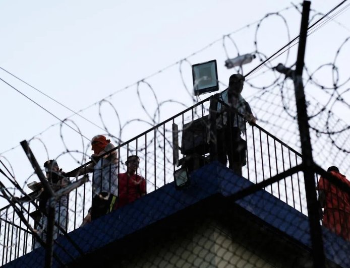 中美洲国家危地马拉监狱暴动 囚犯劫持46人质