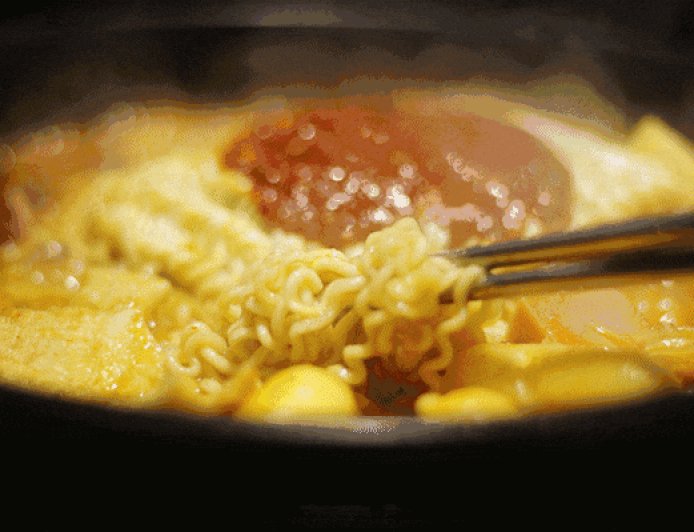 方便面消费量下降 从“救急正餐”变成了“猎奇零食”