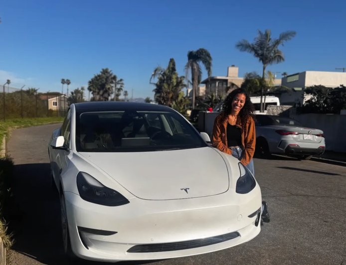 马斯克强推FSD订阅制 特斯拉车主什么反应？