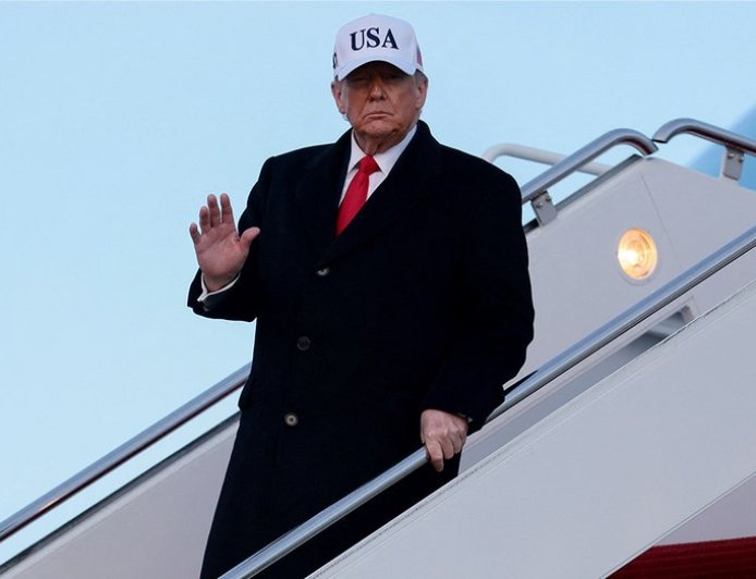 Air Force One turns around shortly after takeoff for Trump's trip to Switzerland