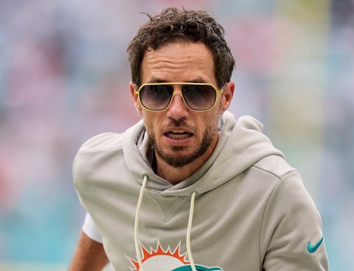 Mike McDaniel expected to join Chargers as offensive coordinator 'barring a change of heart:' report