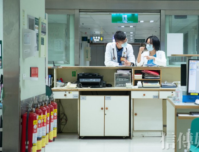 公費醫師制拉長15年、違約賠千萬》洪子仁：高壓綁約恐無助偏鄉醫療永續