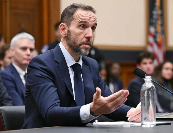 美前特别检察官史密斯：特朗普谋求留任“蓄意违法”