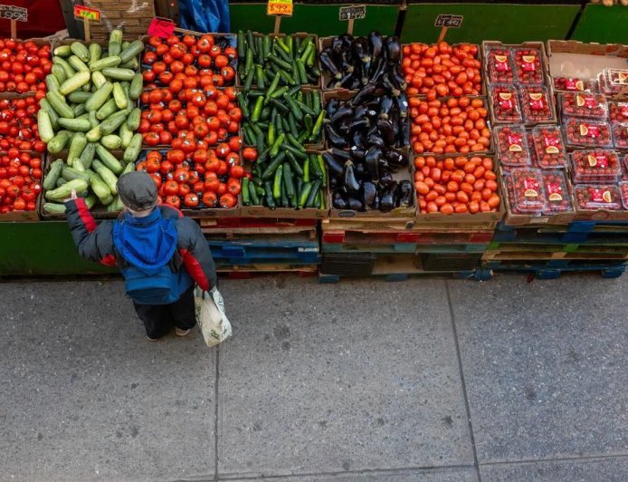 美国消费者信心指数上涨 高物价成为沉重负担