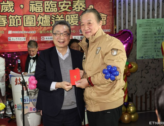 萬華獨居長者提前春節圍爐　他72歲打鼓、騎機車「每天都很充實」