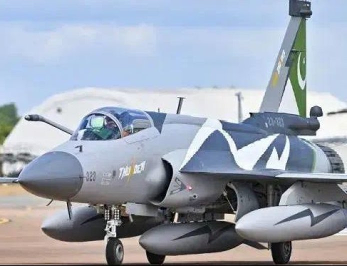 500架巨额订单！巴基斯坦出口“枭龙”赚的钱，中国会有分成吗？