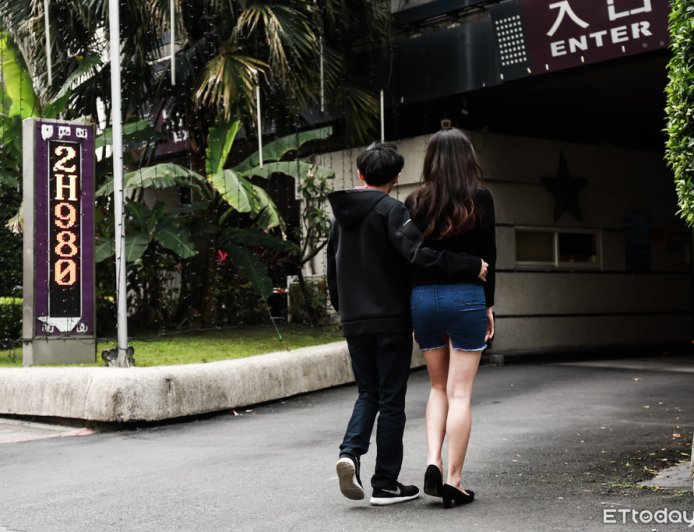 總經理勾同事妻「談戀害」！　深夜穿性感睡衣視訊到睡著