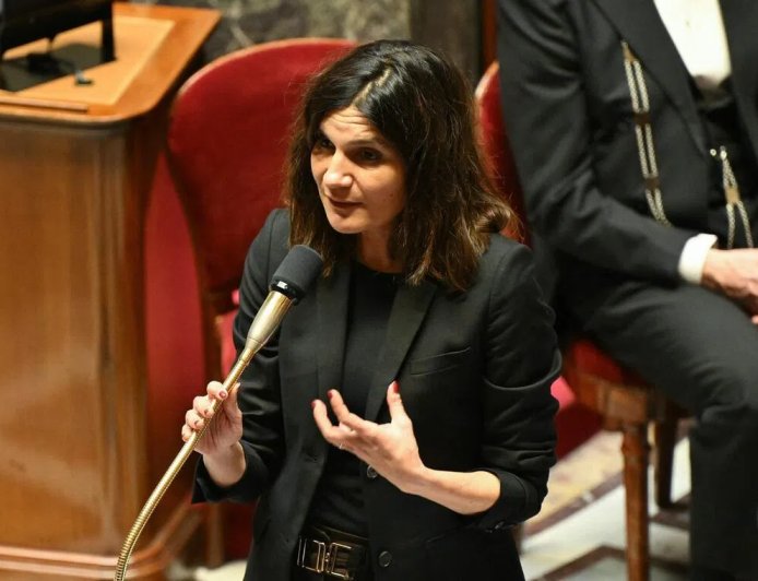 法国防长：军事干预伊朗非法国首选方案