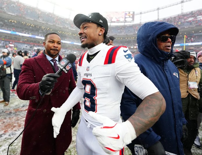 Teary-eyed Stefon Diggs 'thankful' Patriots 'took a chance on me'