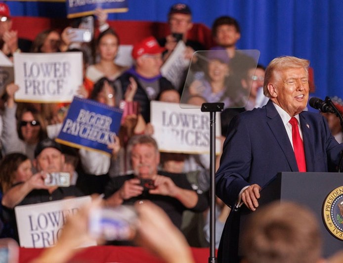 Trump launches midterm push in Iowa, warns losses would derail agenda: 'We gotta win'