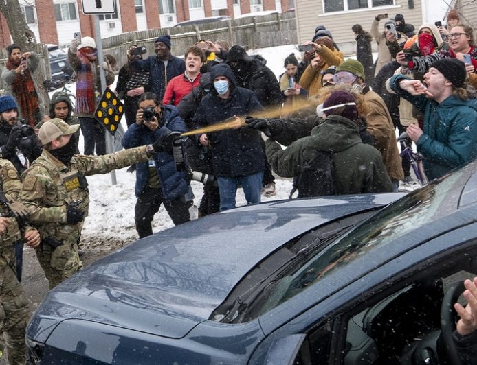 Travelers told to avoid Minneapolis due to 'violent clashes' with immigration authorities