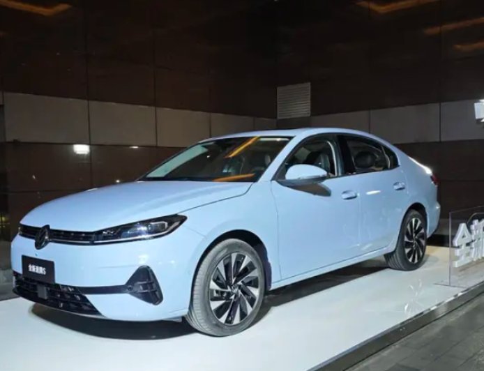 全新速腾S实车首发：提供1.5L/1.5T双动力 预计3月上市