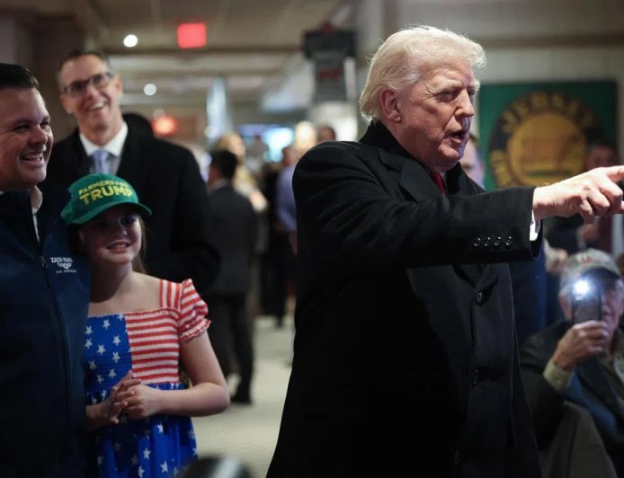 特朗普要“稍微缓和”明尼苏达局势 称国安部长表现好