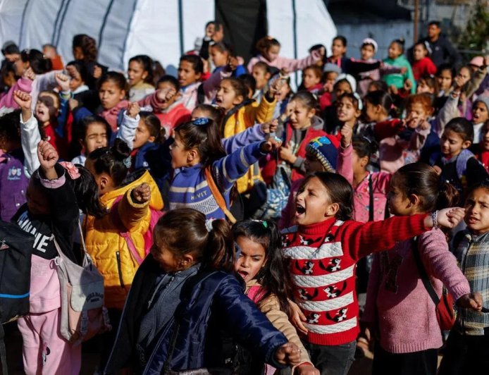 加沙冲突爆发两年多 学习用品终送抵助教育