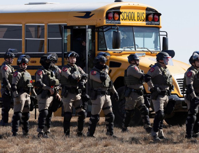 背蜘蛛人書包被帶走！5歲男童下課遭ICE拘留　美法官暫擋遣返