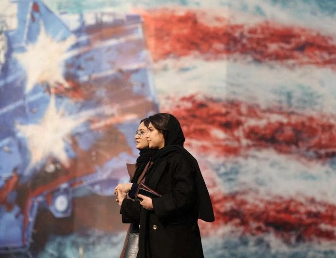 美国在中东军舰增至10艘 特朗普考虑实施军事打击