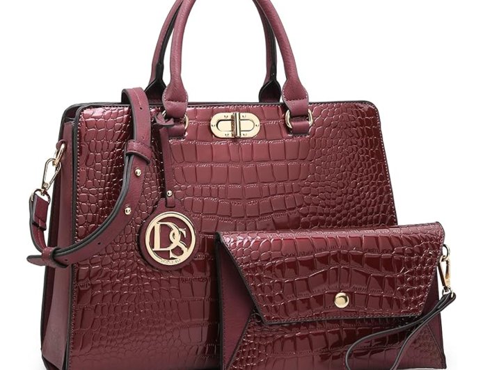 We Found Victoria Beckham’s Rare $49k Bag Look