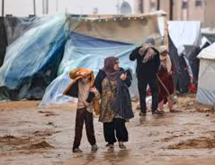 Crowded Into Tents, Gaza Palestinians Struggle for Hope Amid Ceasefire Talks