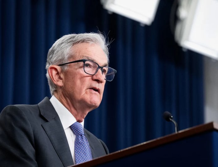 Federal Reserve Keeps Interest Rates Unchanged as Powell Defies White House Pressure