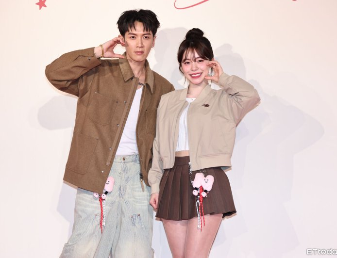 李多慧百褶裙搭NB鞋示範超甜開運穿搭　柯震東想找她當韓文家教