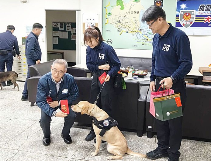 春節前赴偏遠山區派出所+警犬隊　桃警局長慰問基層同仁送暖