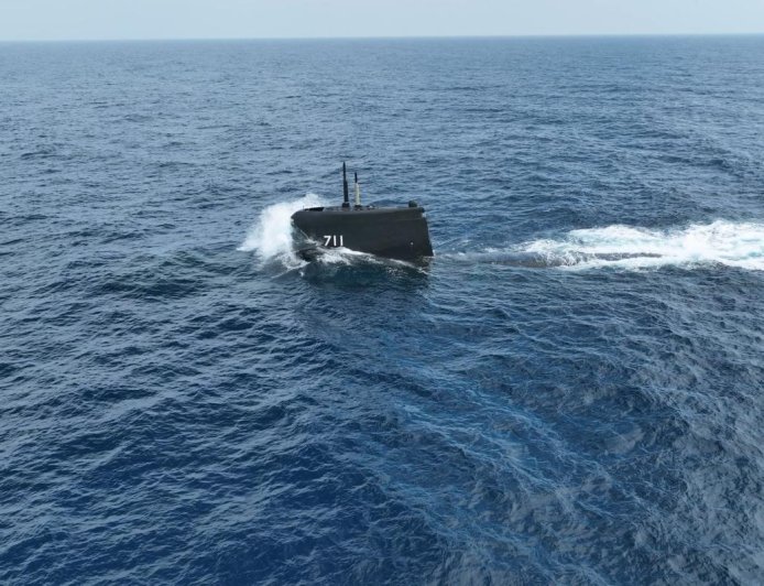 最新》海鯤號下潛畫面首度曝光　卓榮泰酸在野黨：我們就是浮上來了