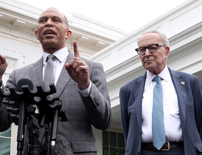 House Democrats mutiny Schumer’s deal with White House, threatening longer shutdown