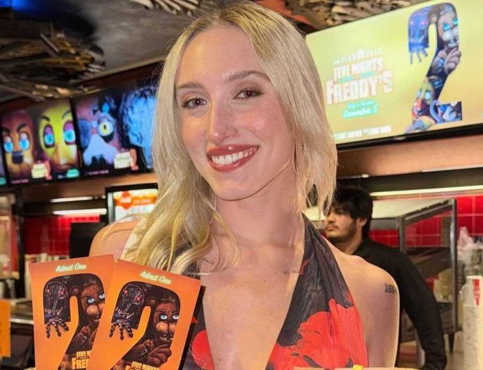 Influencer Linzy Ray Sneaks Into 'Five Nights At Freddy’s 2' Premiere