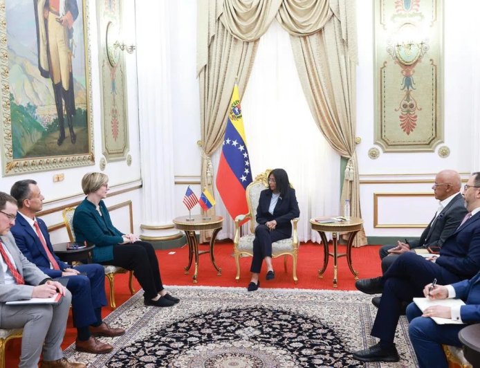 委代总统见美外交使团团长 推进两国外交对话路线图