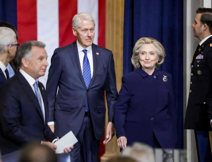 克林顿夫妇同意就爱泼斯坦案调查到国会作证