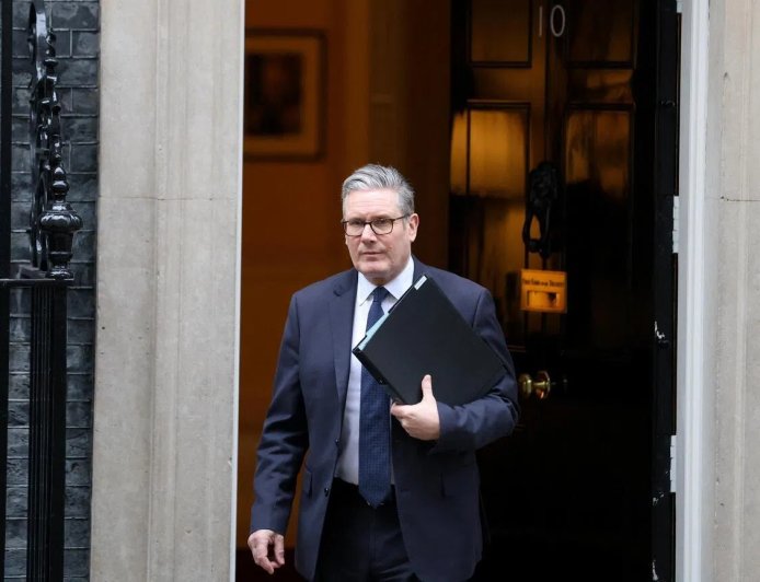 英国首相下令紧急调查前大使与爱泼斯坦关系