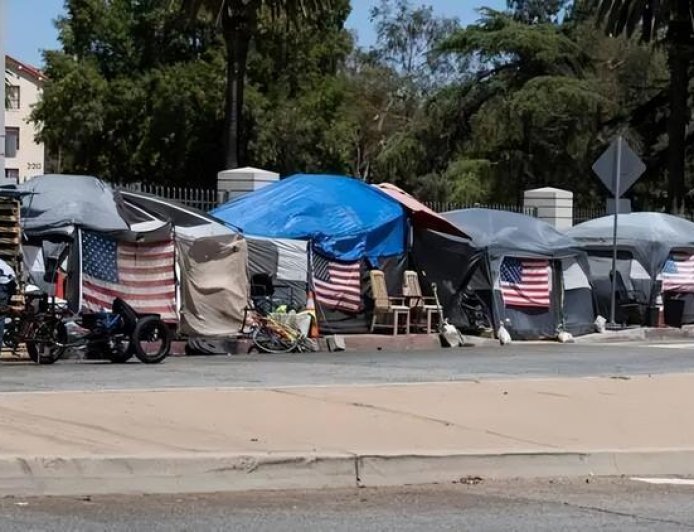 近半美国人认为中国已超越美国，夹起尾巴就能避免成第二个苏联？