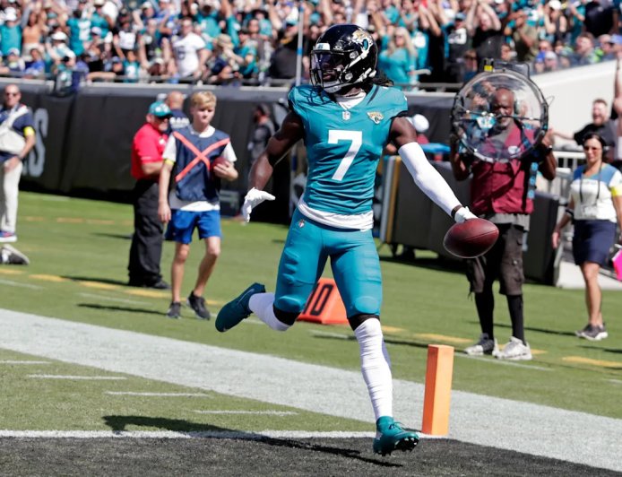 NFL analyst names 3 big-name potential trade targets for Commanders