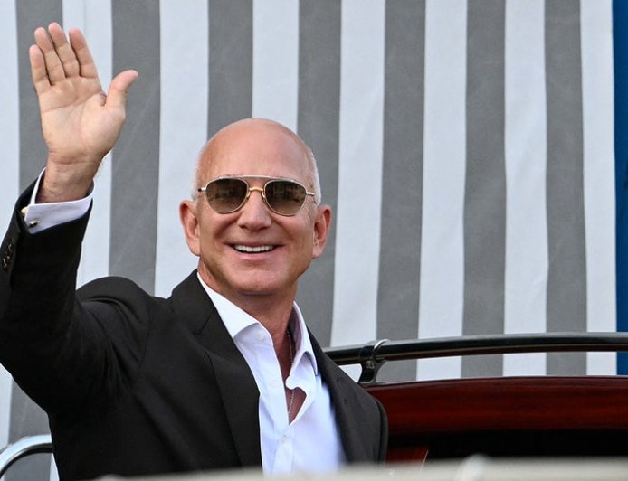 Ex-Washington Post staffer accuses Jeff Bezos of trying to 'survive' Trump rather than save paper