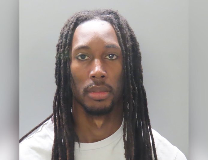 HS Coach Allegedly Sent Nude Photos to Students and Images Were Screenshotted