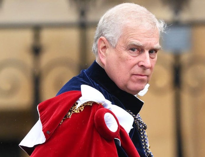 Ex-Prince Andrew leaves royal mansion ‘in dead of night’ after compromising Epstein photos surface: expert