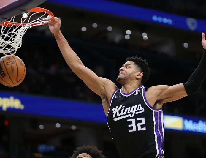Kings two-way rookie Dylan Cardwell inks 4-year standard contract