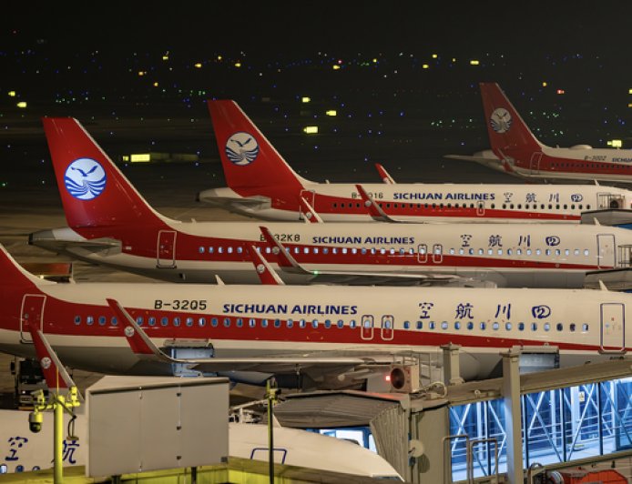 一乘客称花200元独享了一架客机，四川航空客服回应