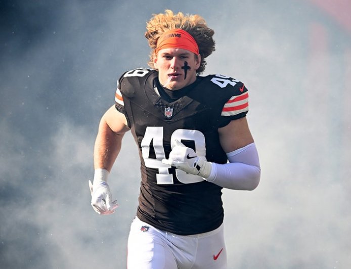 Browns linebacker Carson Schwesinger wins NFL Defensive Rookie of the Year