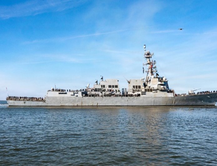 美军唯一“混动”军舰出港 仅一天就返航维修