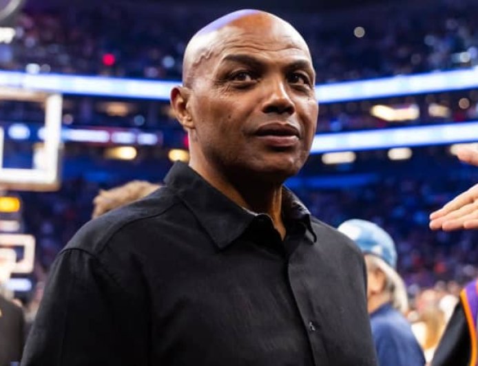 “I’m Rich Now”: Charles Barkley Tried Voting Republican Against His Family’s Wishes, Says Kevin Johnson