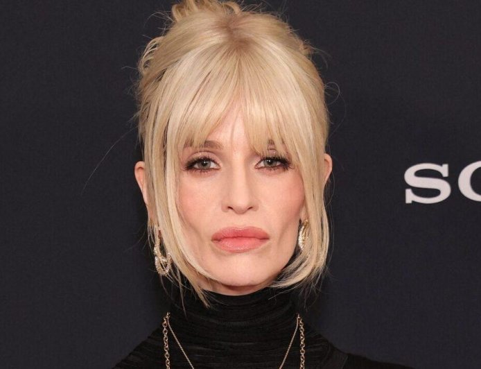 Kelly Osbourne's Weight Loss Raises Health Concerns As Photos Of Her 'Giant' Hands Go Viral