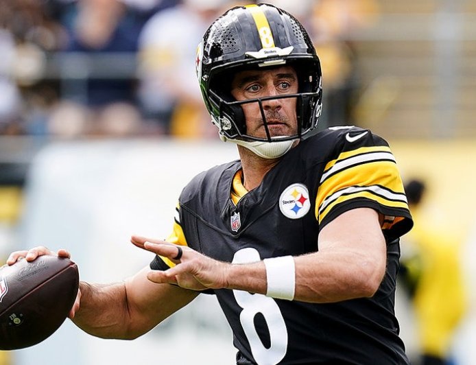 Aaron Rodgers' chances of returning to Steelers 'increasing' amid Mike McCarthy hire: report