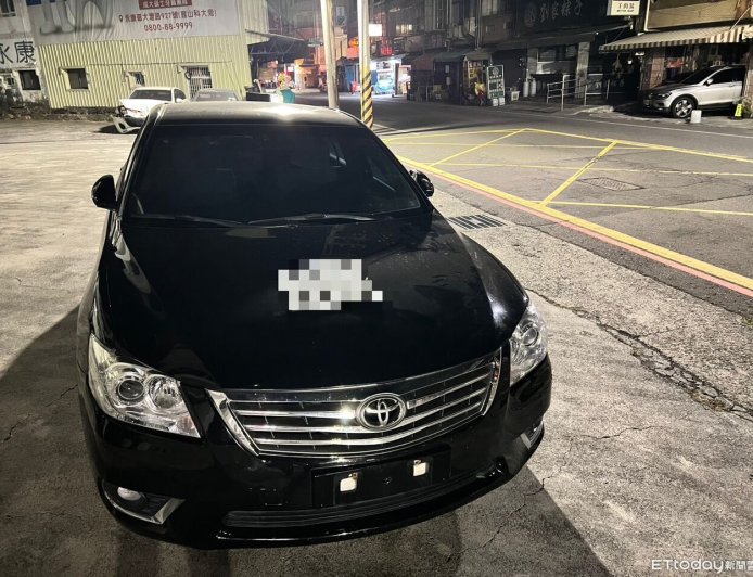 男子闖紅燈被警攔查爆衝突　車內搜出安非他命、彩虹菸