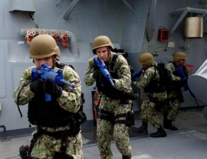 日媒：冲绳市民不满美日“铁拳”军演