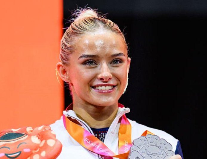 Female athletes hit back at 'weird' and 'derogatory' comments about their appearance