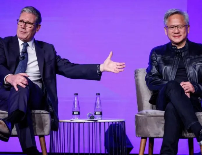 英国将强制AI聊天机器人遵守在线安全法案