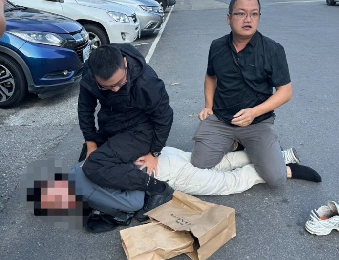 「假檢警」老梗！新北銀行員攔阻92萬　警民聯手活捉通緝車手