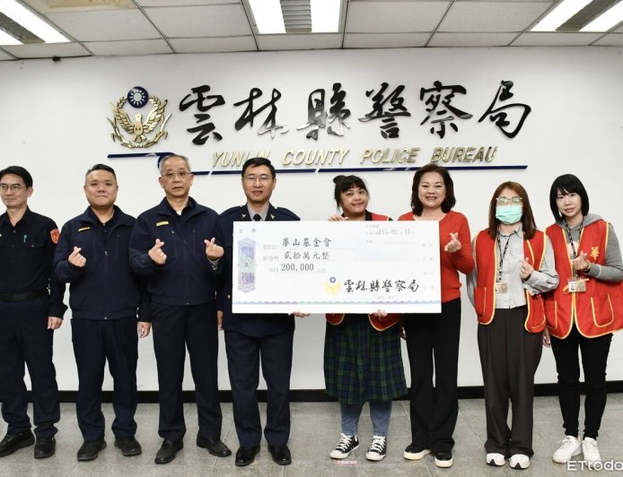 執勤也行善送溫暖！雲林警募款20萬...捐年菜挺獨居長輩過好年