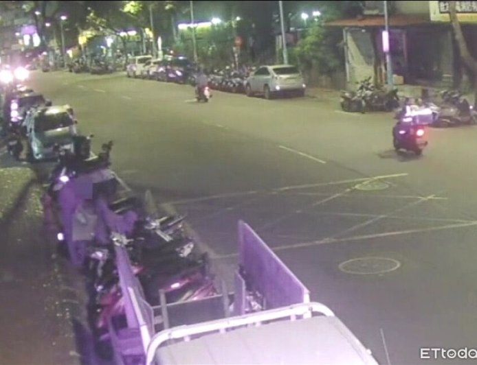 新買椅墊放機車腳踏墊　新北男貪小便宜隨手摸走遭法辦